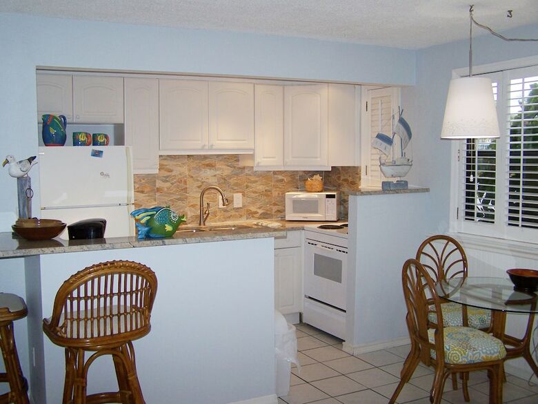 Hotel Gulf Winds Beach Resort