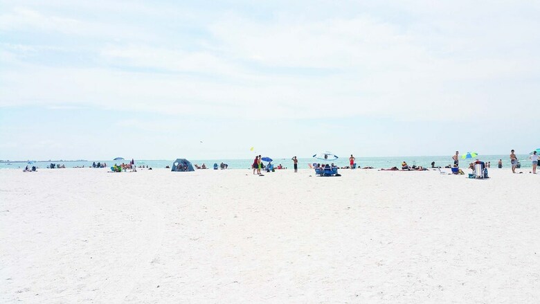Hotel Gulf Winds Beach Resort