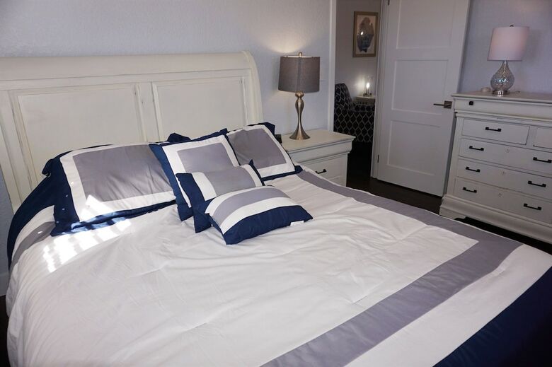 Hotel Gulf Winds Beach Resort