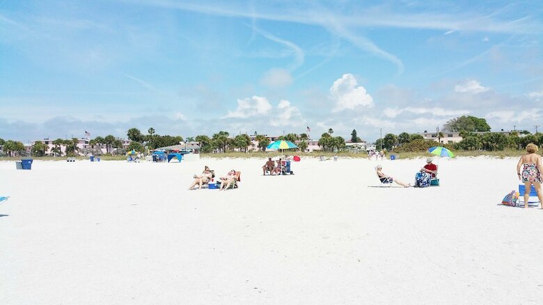 Hotel Gulf Winds Beach Resort