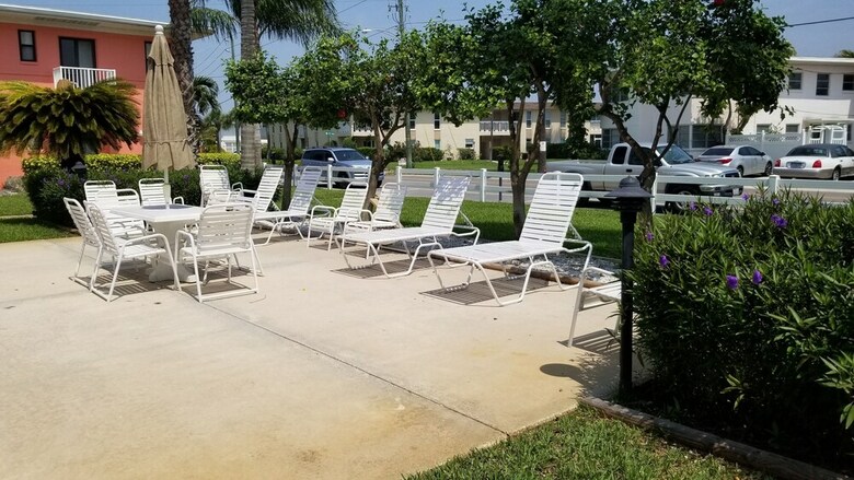 Hotel Gulf Winds Beach Resort