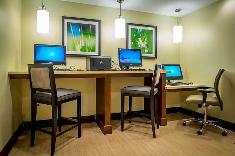 Hotel Staybridge Suites Dearborn Mi