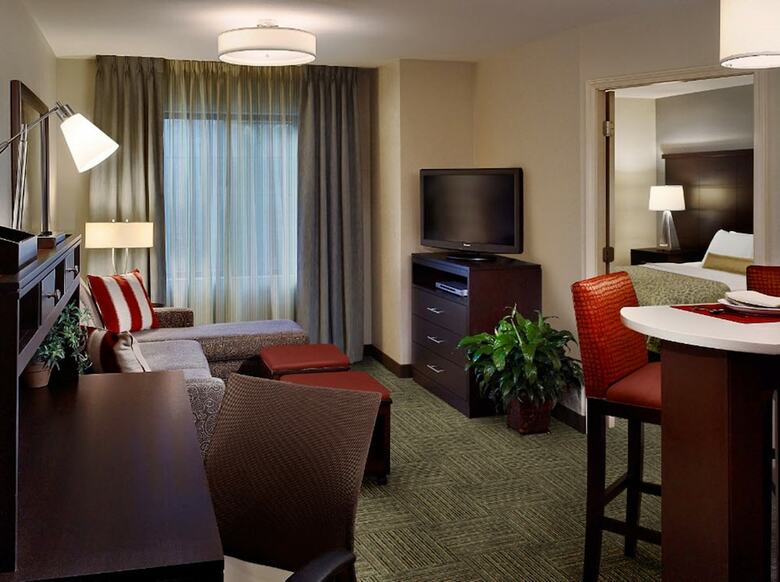 Hotel Staybridge Suites Dearborn Mi