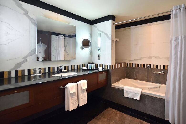 Hotel Al Ain Rotana