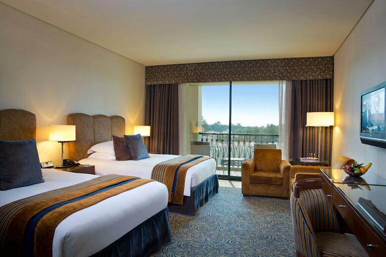 Hotel Al Ain Rotana