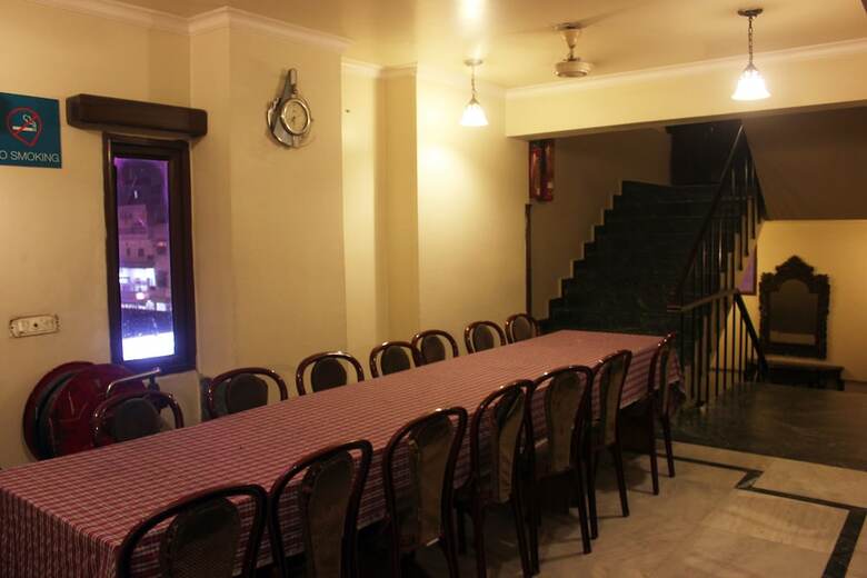 Oyo 497 Hotel Welcome Palace