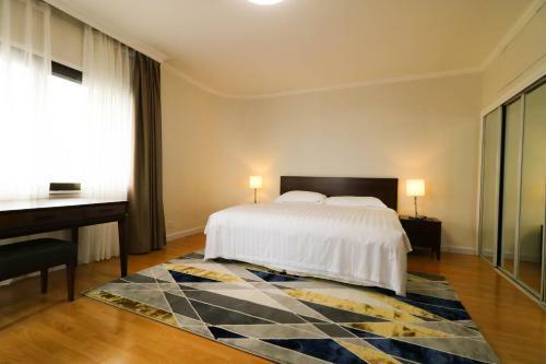 Beijing Lido Place Apartment