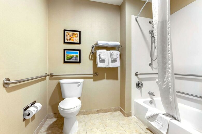 Hotel Comfort Suites Glendale - State Farm Stadium Area