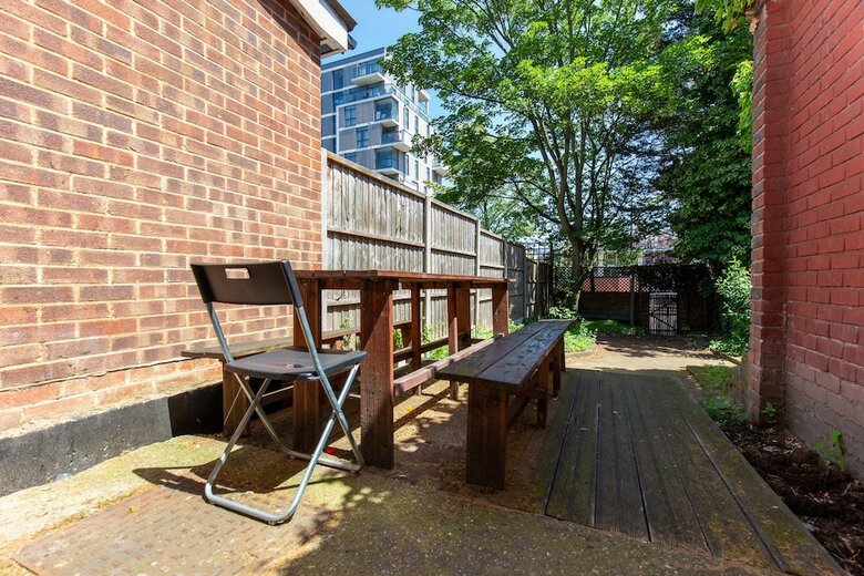 Apartamentos Bazely Street Deluxe Double Room 3