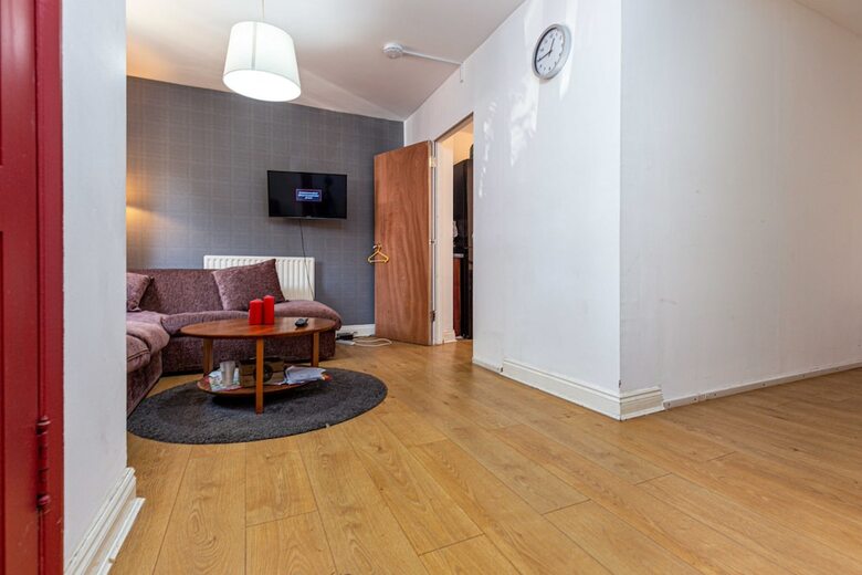 Apartamentos Bazely Street Deluxe Double Room 3
