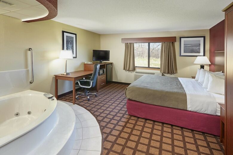 Hotel Americinn By Wyndham Burlington