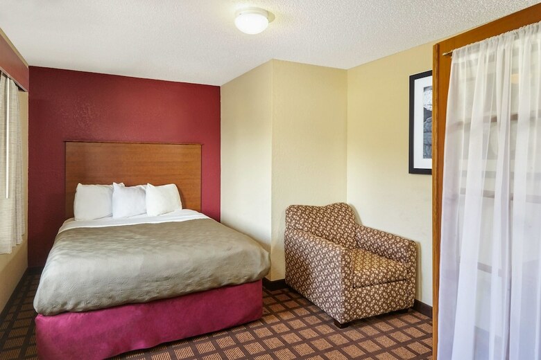 Hotel Americinn By Wyndham Burlington