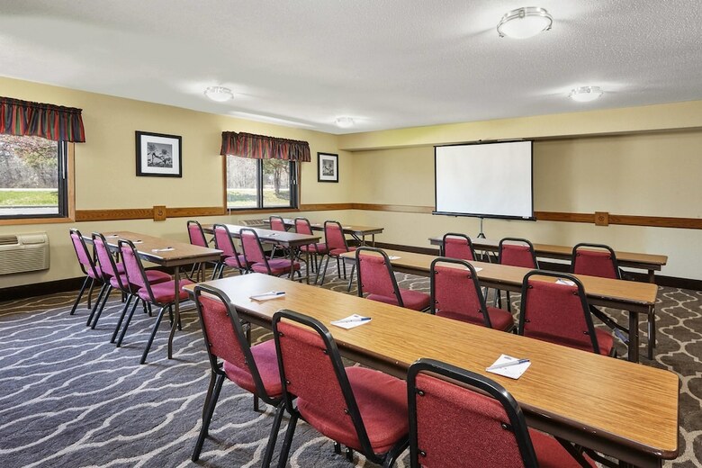 Hotel Americinn By Wyndham Burlington