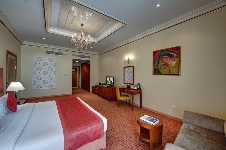 Hotel Sahara Beach Resort & Spa
