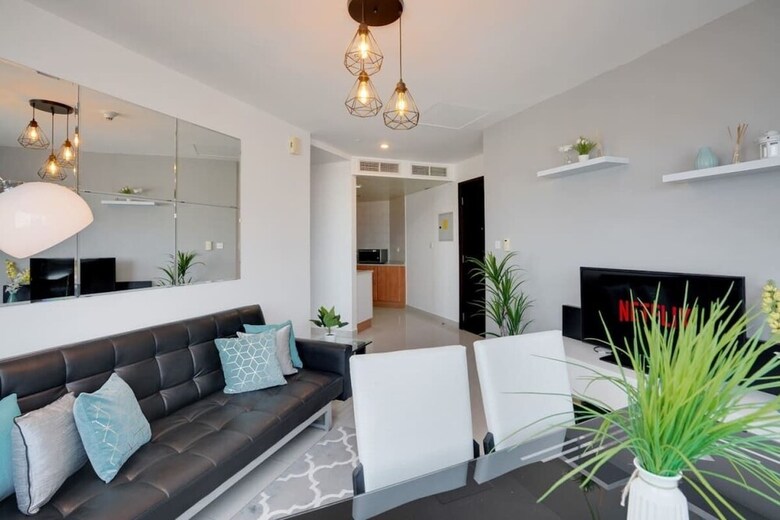 Dazzling Apartment In Dubai Gate Central Of Jlt