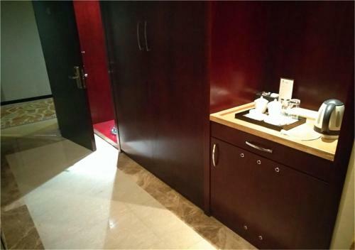 Zhongyi Pengao Hotel