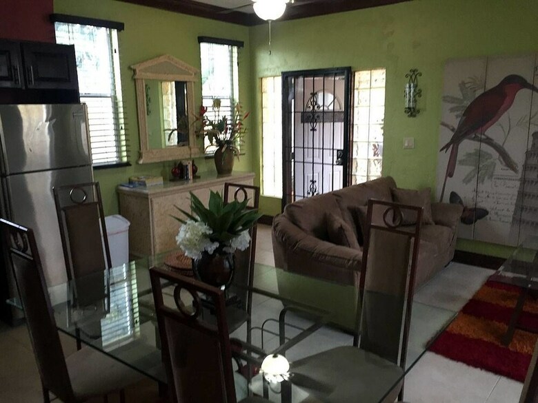 Apartamentos Brownstone Marlin Drive