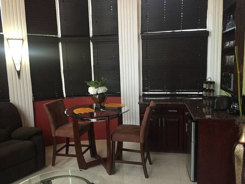 Apartamentos Brownstone Marlin Drive