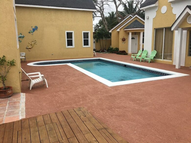Apartamentos Brownstone Marlin Drive