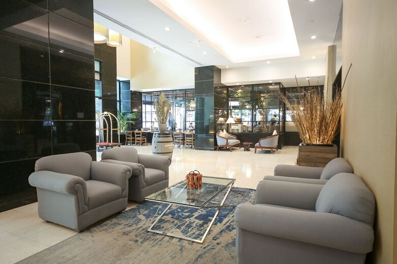 Hotel Infinity Tower Suites