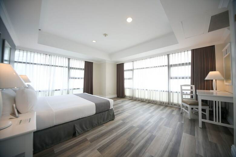 Hotel Infinity Tower Suites