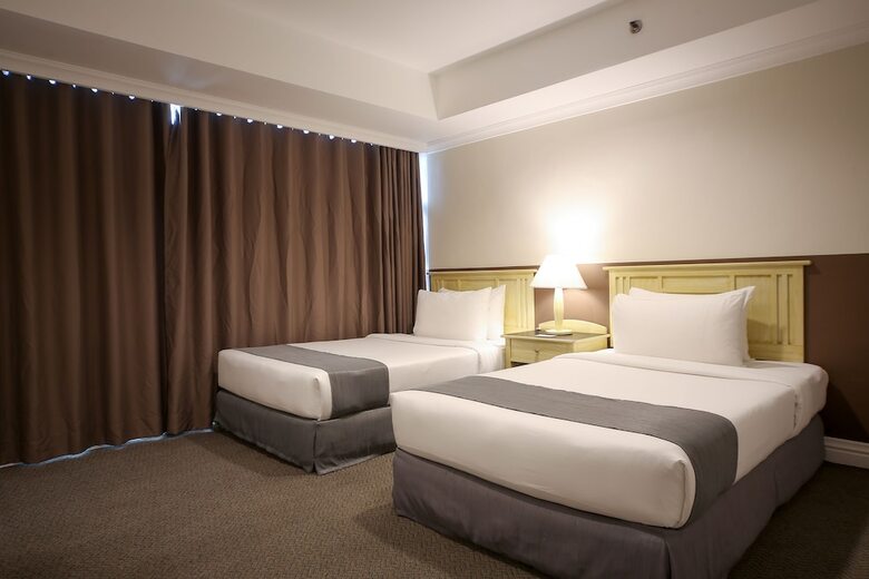 Hotel Infinity Tower Suites