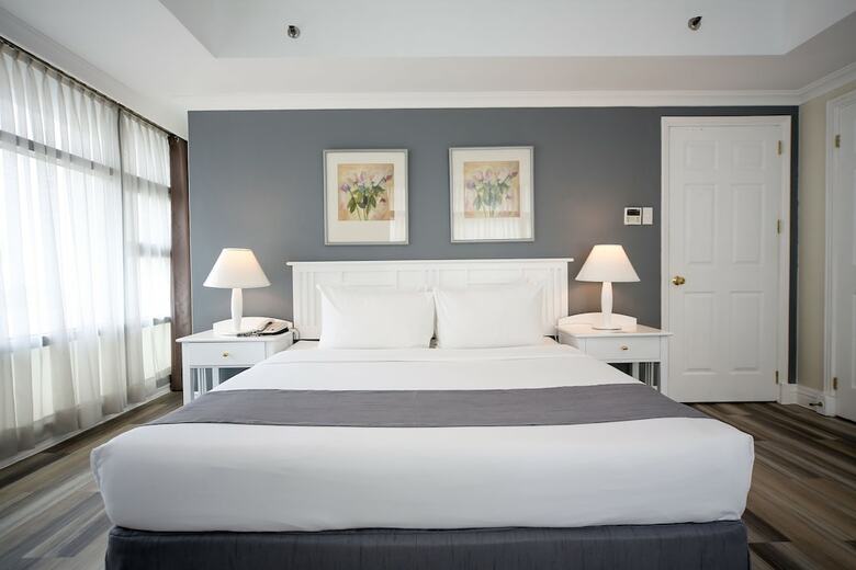 Hotel Infinity Tower Suites