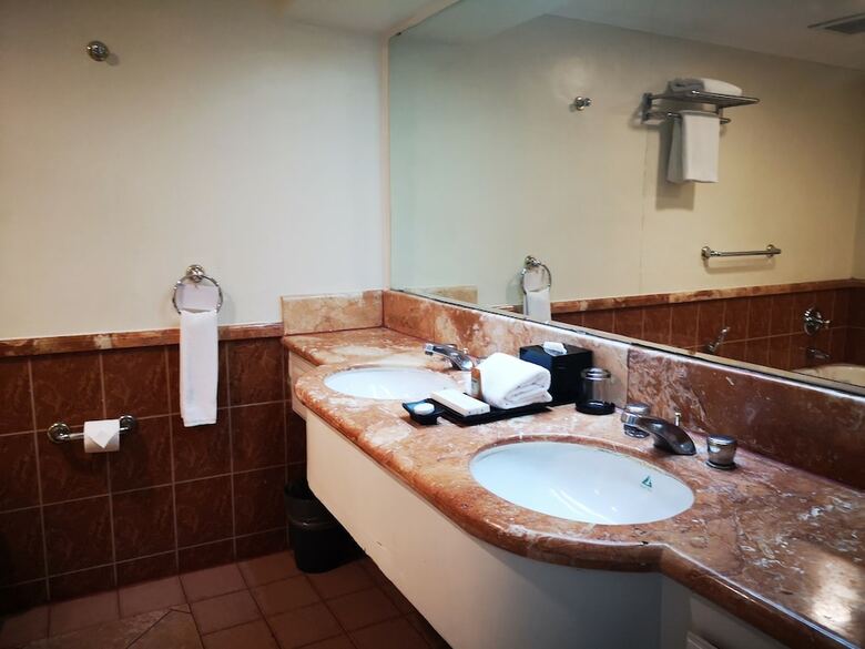 Hotel Infinity Tower Suites