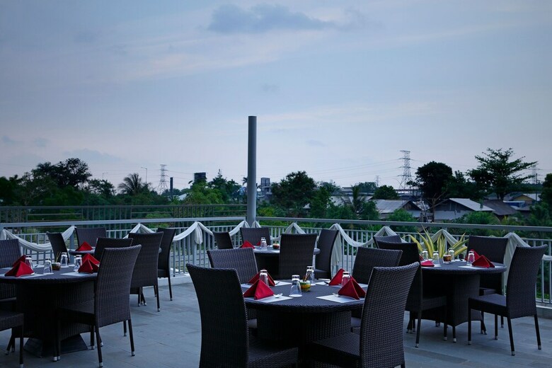 Batiqa Hotel & Apartments Karawang