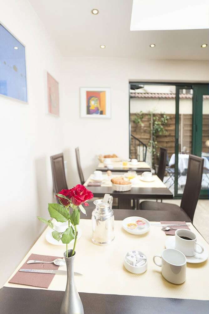 Hotel H�tel Pierre Nicole