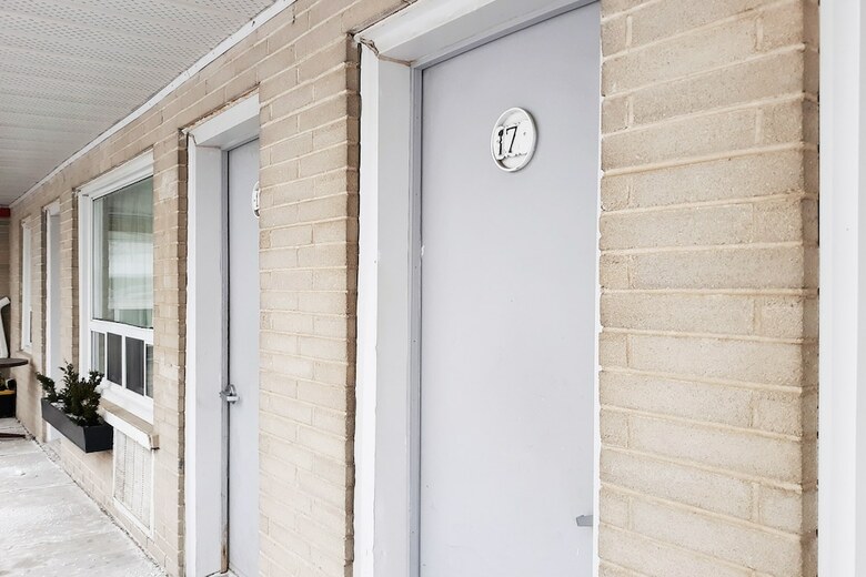 Motel Hotel Richmond Hill On North