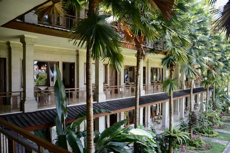 Hotel Om Ham Retreat And Resort