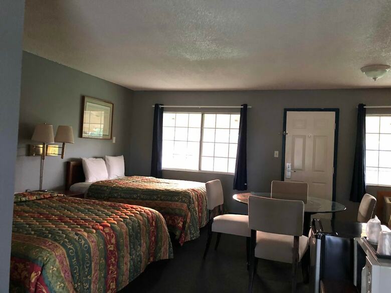 Motel 99 Palms Inn & Suites