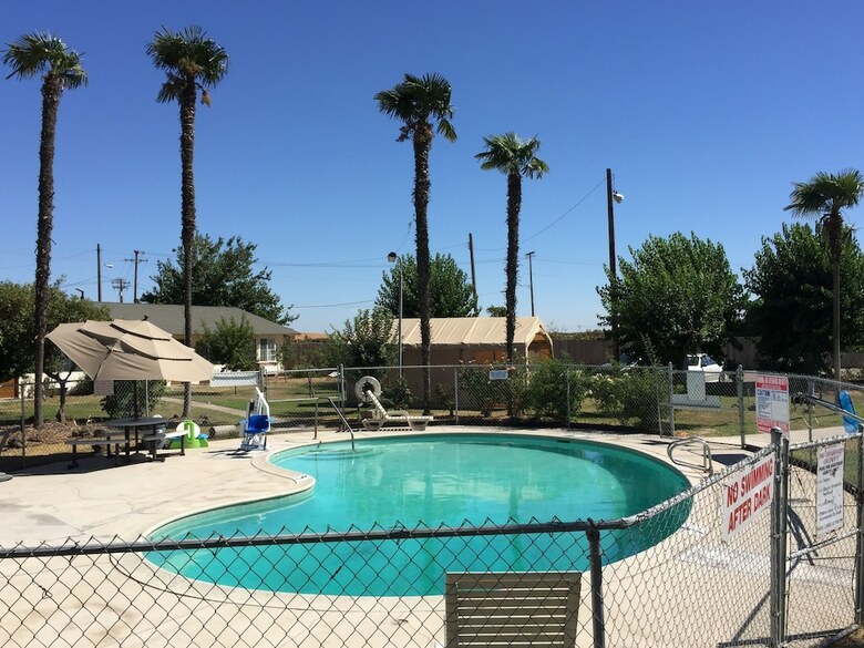 Motel 99 Palms Inn & Suites