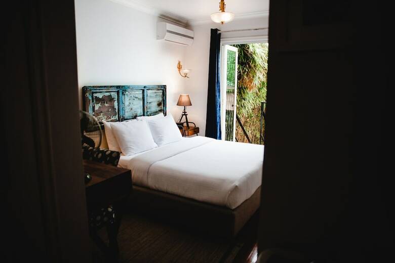 English Bay Inn Bed And Breakfast