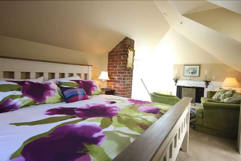 English Bay Inn Bed And Breakfast