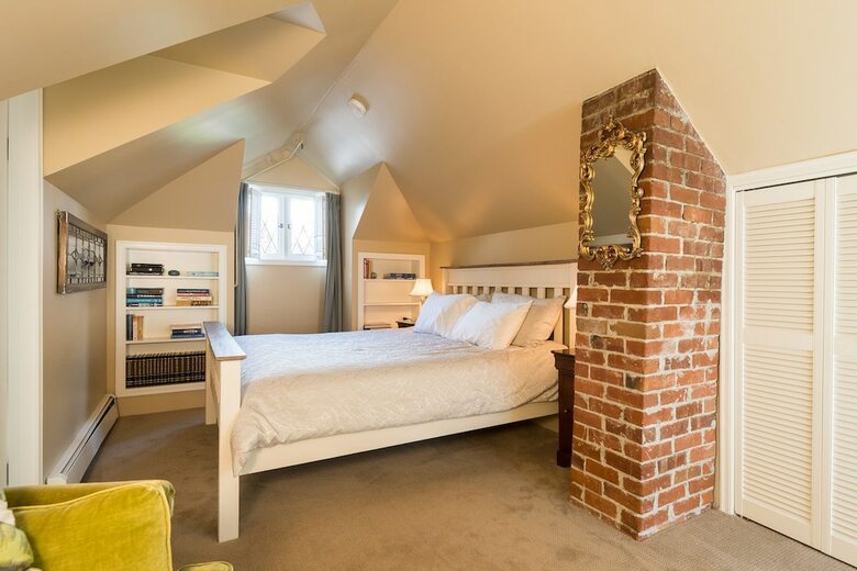 English Bay Inn Bed And Breakfast