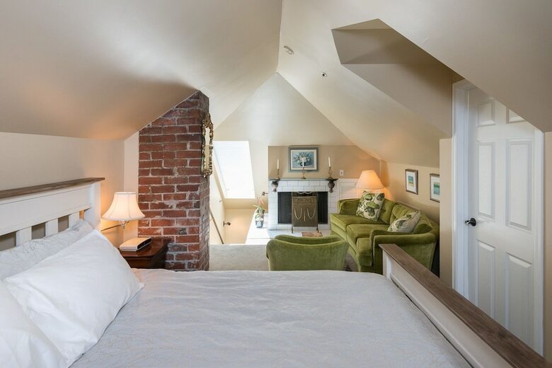 English Bay Inn Bed And Breakfast