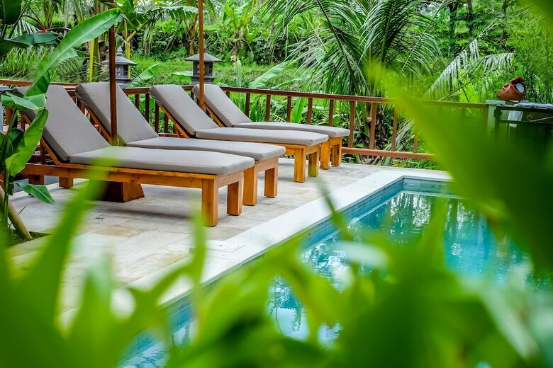Hotel Pesantian Villa & Warung