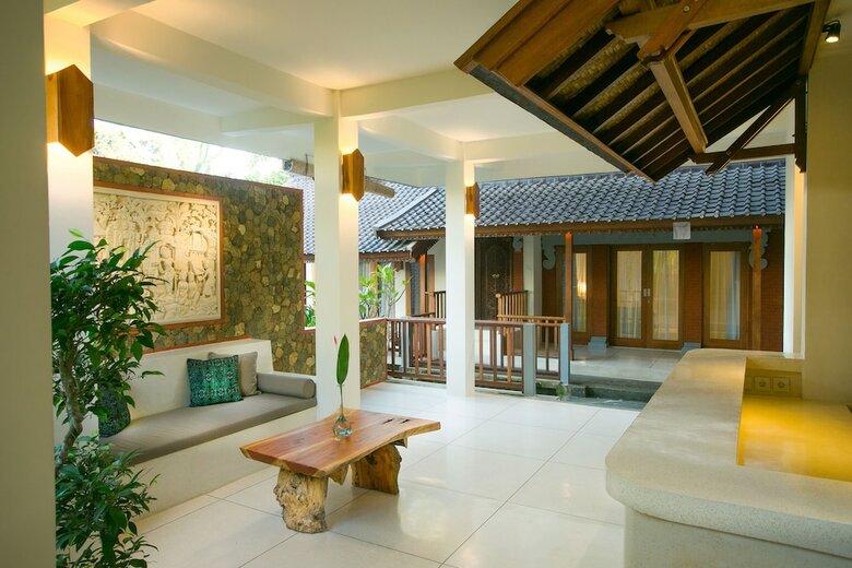 Hotel Pesantian Villa & Warung