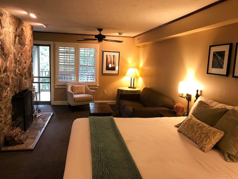 Hotel Mountain Lake Lodge