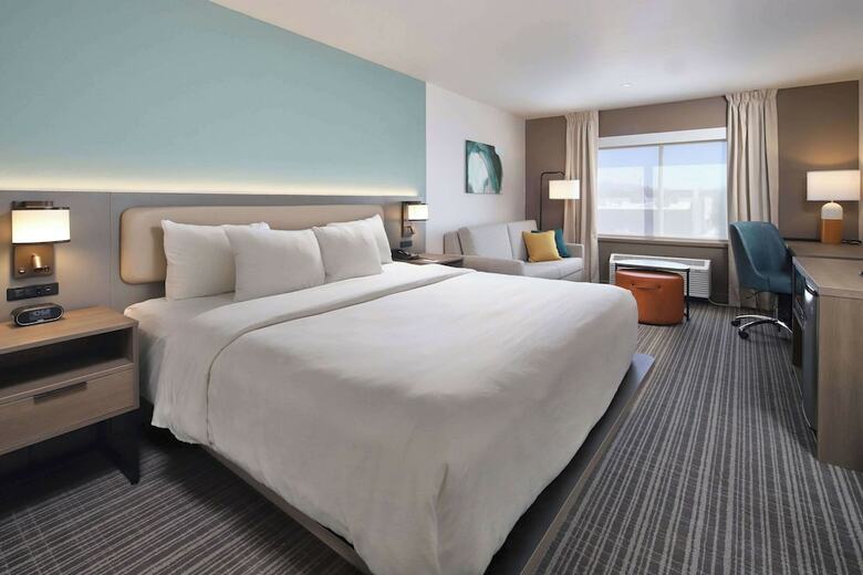 Hotel Comfort Suites At Tucson Mall
