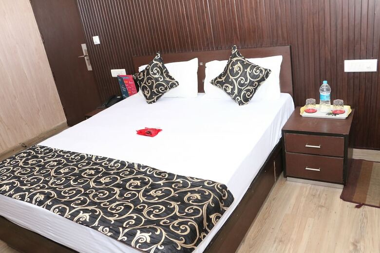 Oyo 1072 Hotel Leela Classic