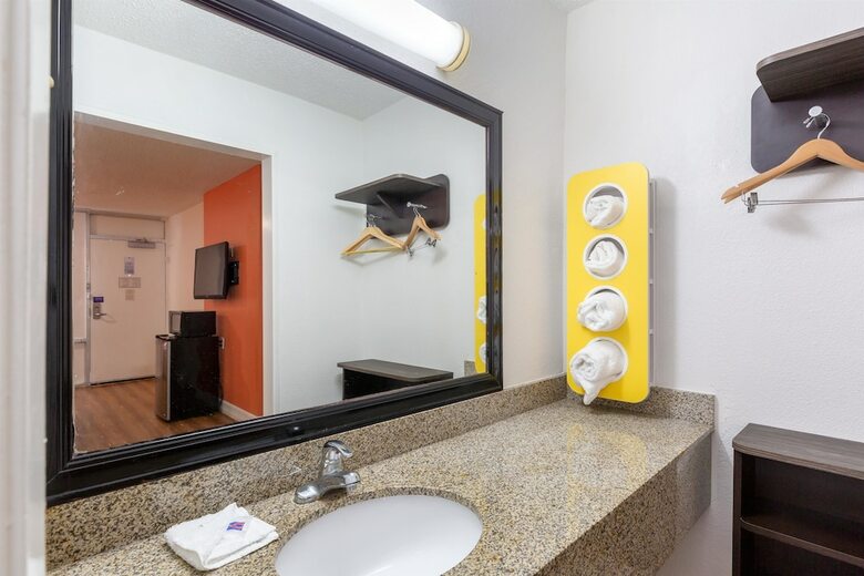 Motel 6 Houston, Tx - East