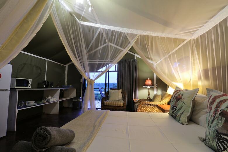 Crocodile Bridge Safari Lodge