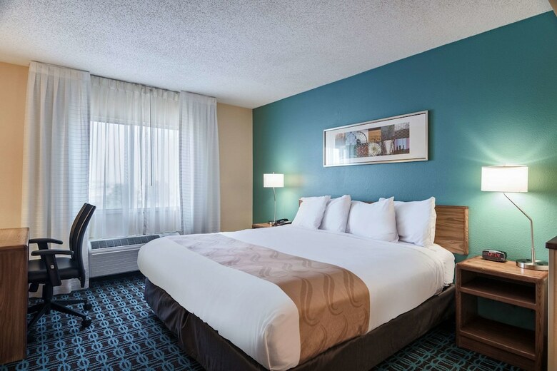 Hotel Quality Inn & Suites