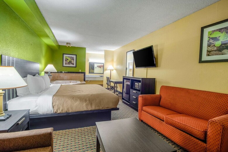 Hotel Quality Inn & Suites