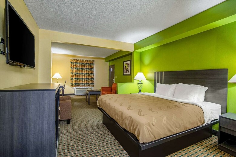 Hotel Quality Inn & Suites