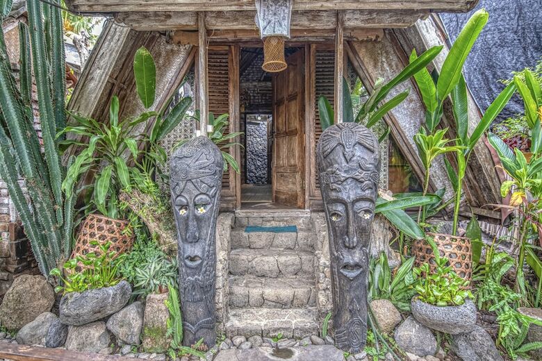 Hostal Santhiku Hotel, Villas, Yoga & Spa