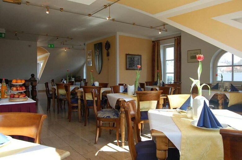 Hotel K�nigin Olga